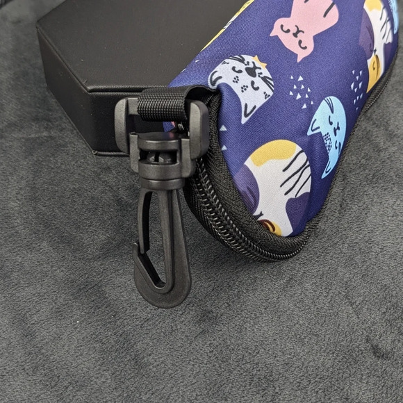 Cat print soft neoprene glasses case, eyewear sunglass pouch, blue with zipper - Picture 2 of 6